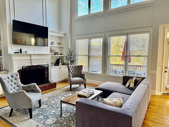 Main level living room