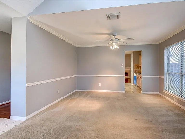 2114 Whirlaway Dr — Photo 8
