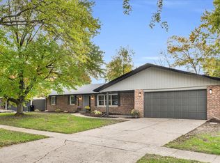 2403 Lyndhurst Dr, Champaign, IL 61820