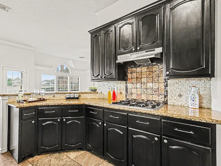 16434 Redcrest Dr — Photo 12