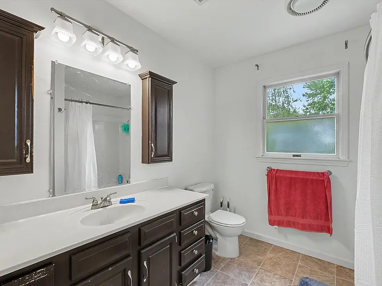 2401 Peppertree Pl — Photo 29