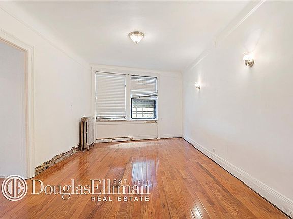 5th image of 409 Edgecombe Ave APT 1A
