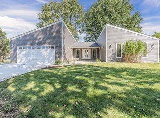 812 Ayrshire Dr, Champaign, IL