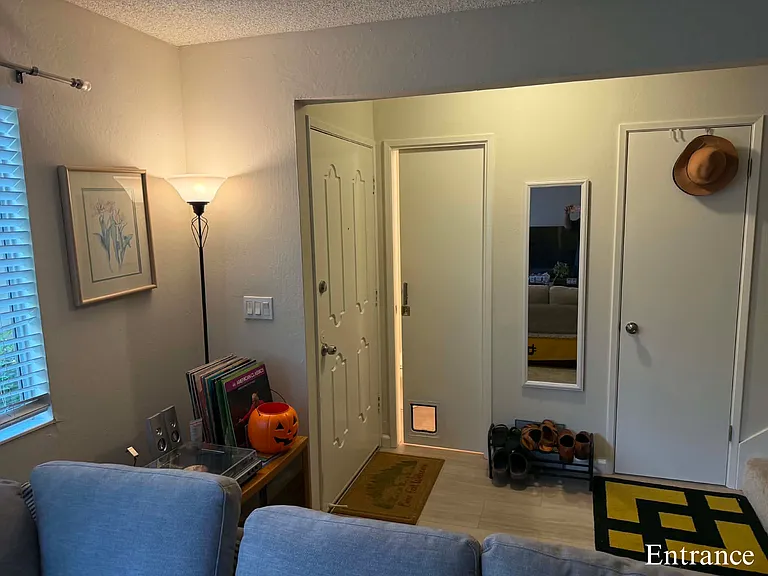1370 Del Rio Ct #3 — Photo 8