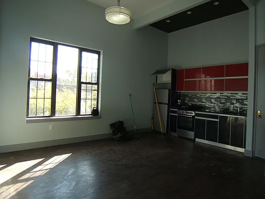 Rented by Joel Weisz, LREB | media 56