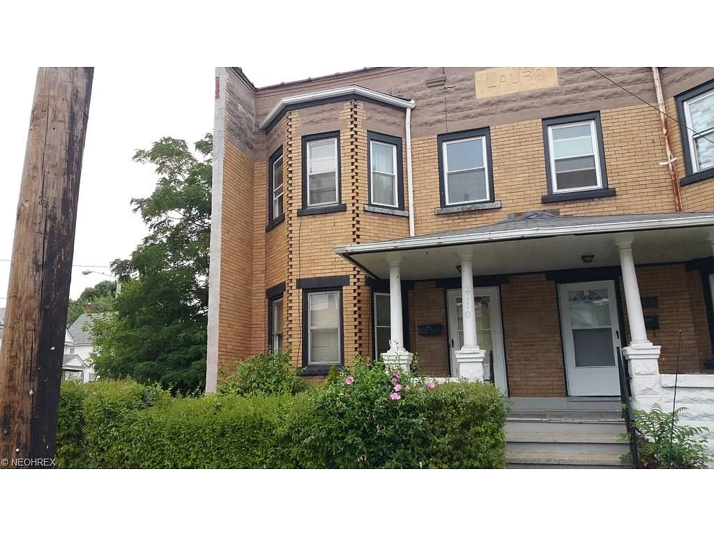 2110 W 98th St photo 1
