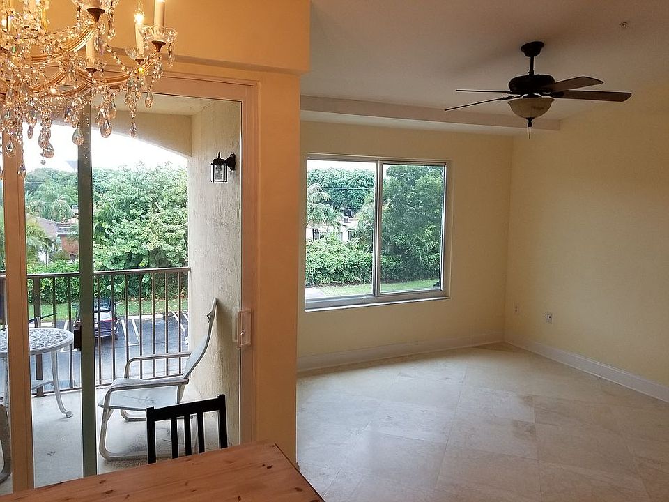 1st image of 523 Villa Cir