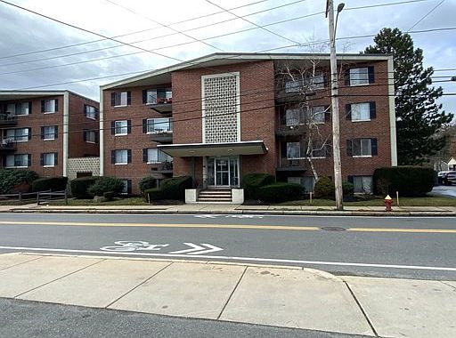 1st image of 230 Essex St APT 24