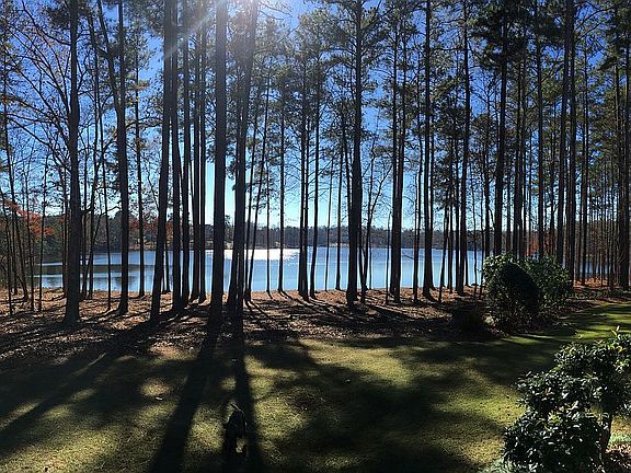 Expansive Lake Views