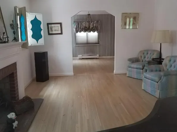 81-32 189th Street image 1 of 5