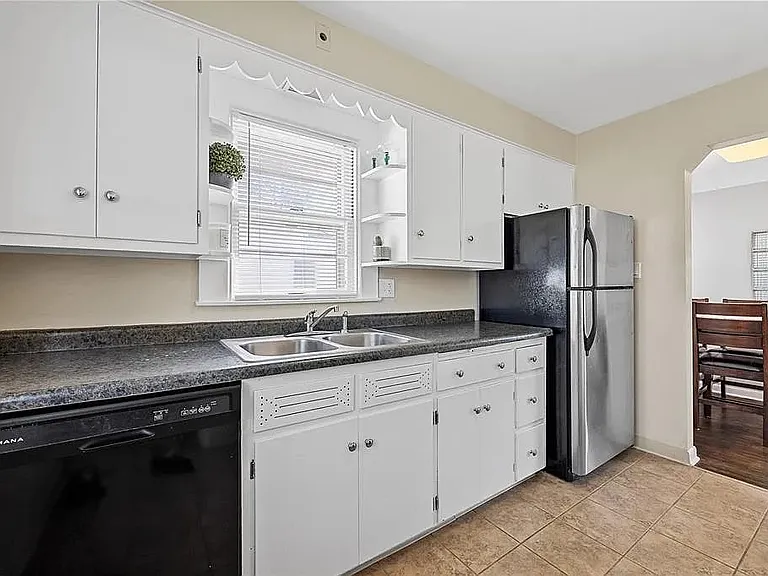2041 Eastern Ave NE — Photo 15