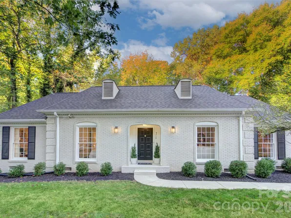 9716 Hinson Dr, Matthews, NC 28105