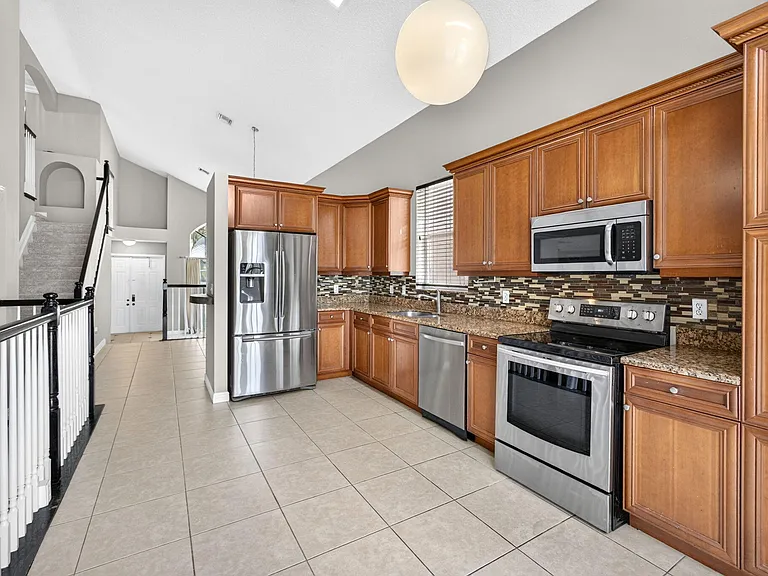 1204 Oakwater Dr — Photo 18