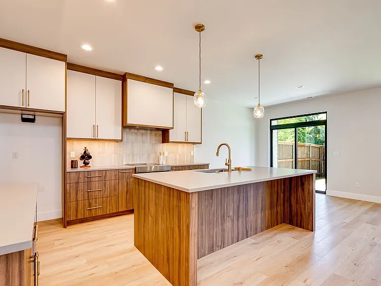 11010 NE 54th Ave — Photo 6
