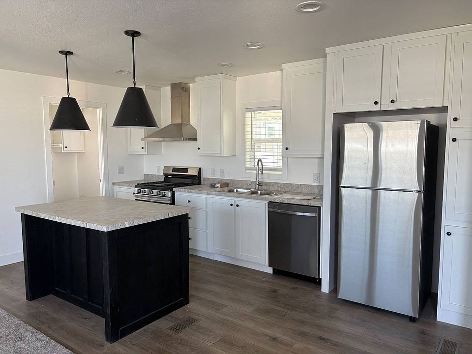 1st image of 1700 State St #26