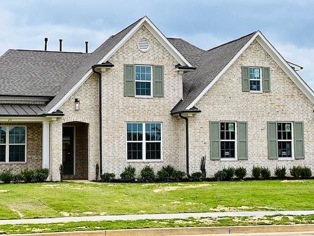 1st image of 20 Burr Oak Dr