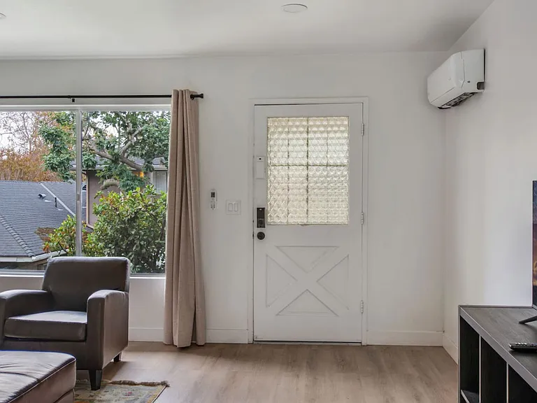 3720 S Marine St #3 — Photo 11