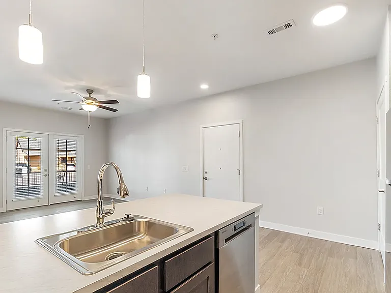 Sunland Flats — Photo 20