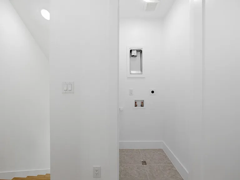 4605 Belmont Ave #202 — Photo 28