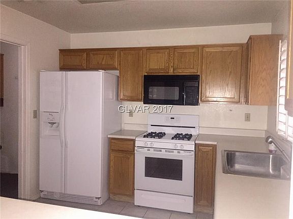 4th image of 2525 Desert Butte Dr