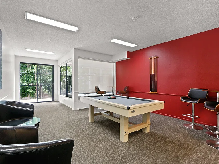 Park Overland Apartments — Photo 30