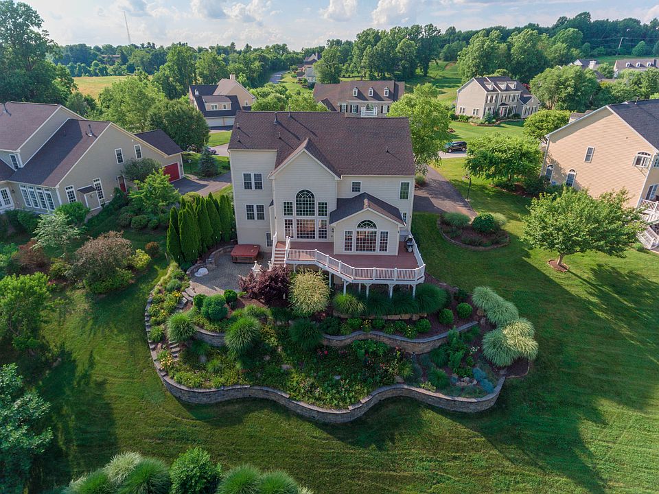 2nd image of 719 Shagbark Dr