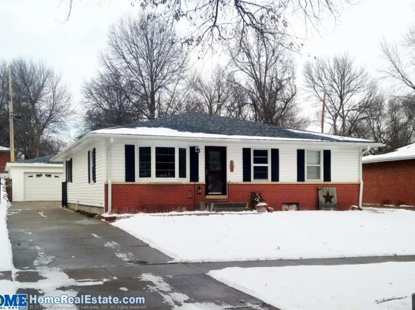 7430 Starr St, Lincoln, NE 68505