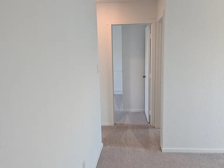 10717 Aqueduct Crk — Photo 8