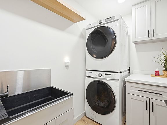 5th image of 132 224th St SE