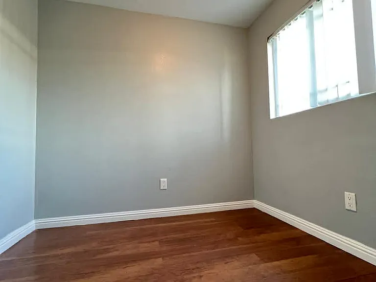 5731 Castle Dr — Photo 4