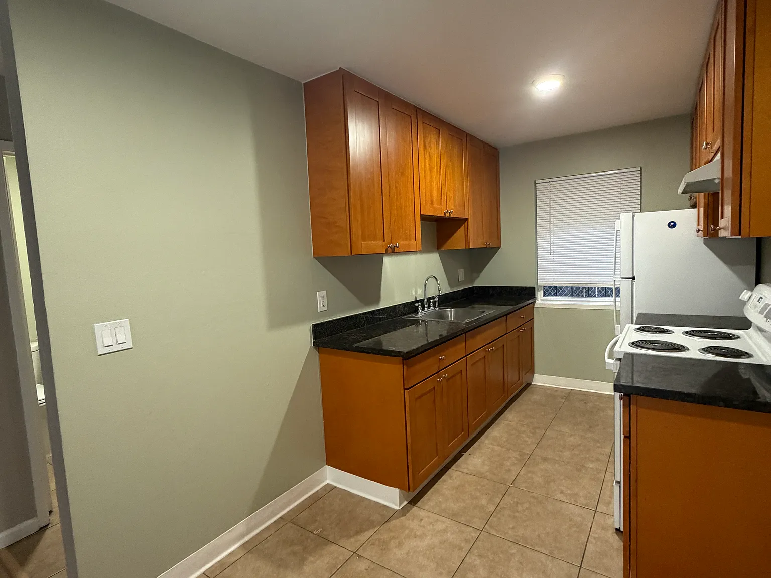 2 bed, 1.5 bath, 1000 sqft, $2,295 — Photo 2