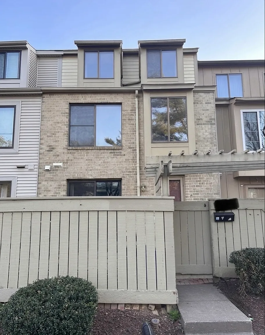 9206 Chadburn Pl — Photo 2