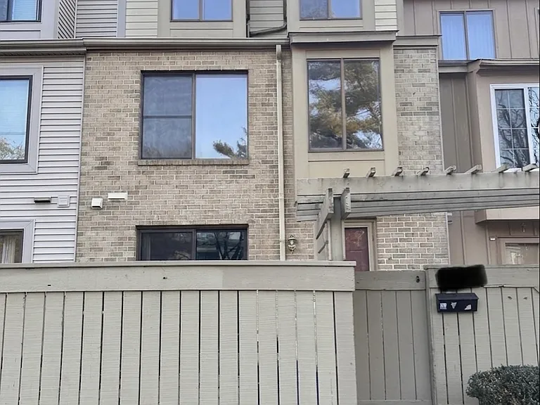 9206 Chadburn Pl — Photo 2