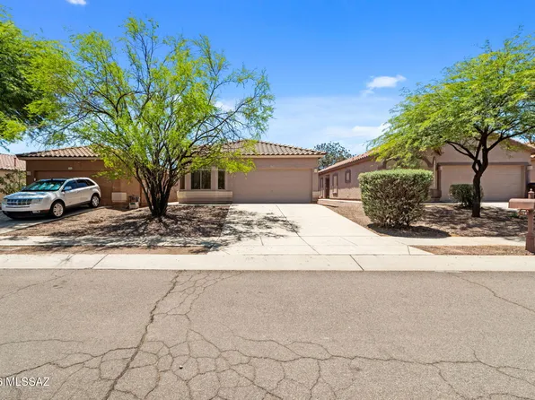 384 E Camino Del Pinsapo, Sahuarita, AZ 85629