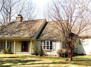 100 N Old Stone Bridge Rd, Cos Cob, CT 06807