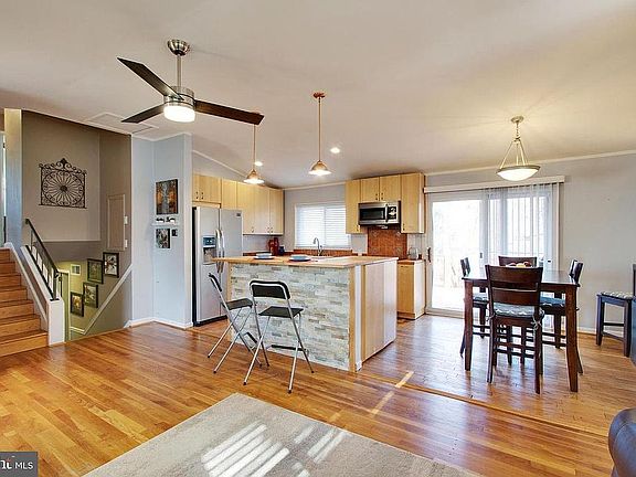4th image of 10822 Charles Dr