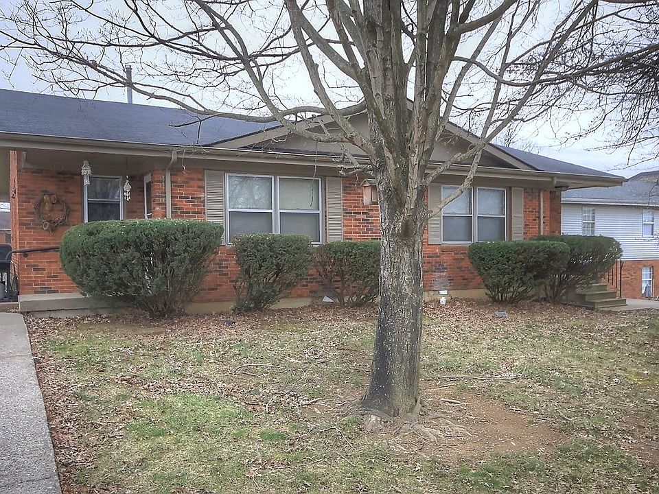 2nd image of 116 Strode Station Cir #118