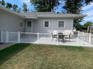 701 1st Ave W, Farley, IA 52046