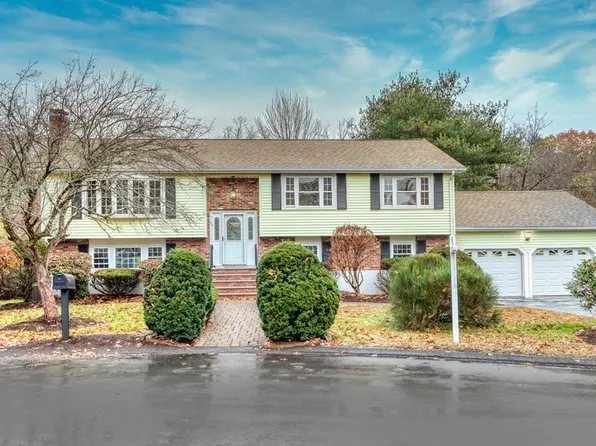35 Putting Dr, Westwood, MA 02090