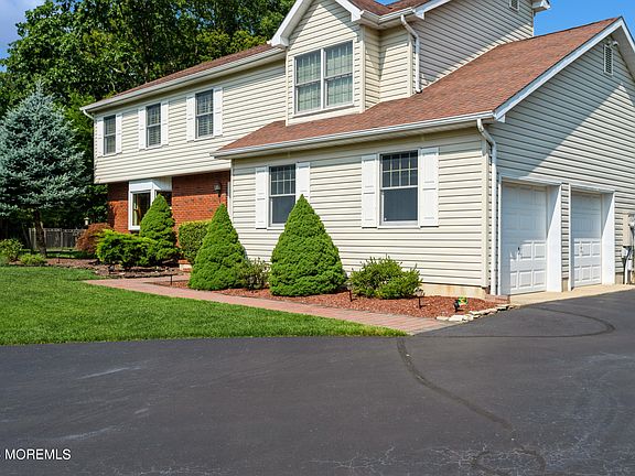 2nd image of 734 Tall Oaks Drive