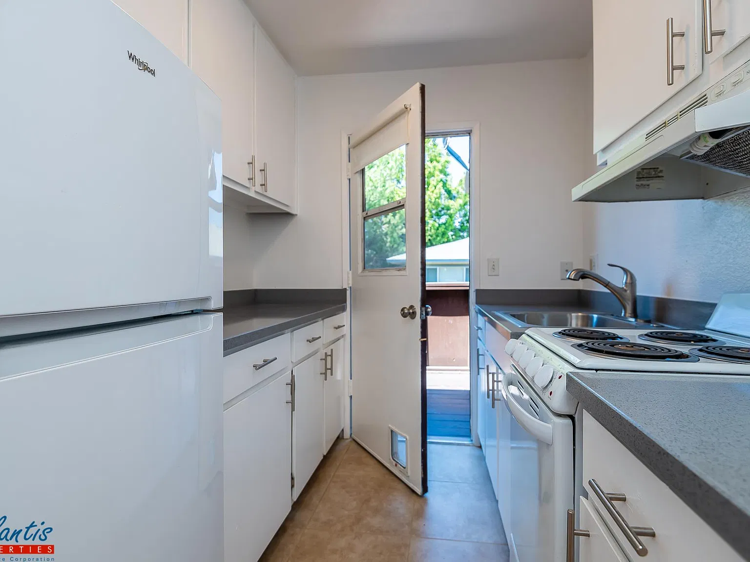 Studio, 425 sqft, $1,945 — Photo 4