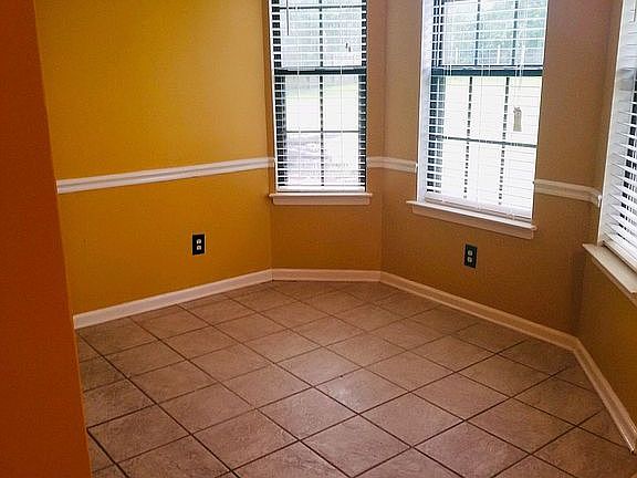 3rd image of 305 Toni Dr