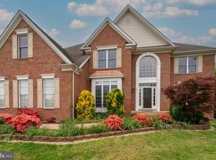 8038 Holland Rd, Alexandria, VA 22306