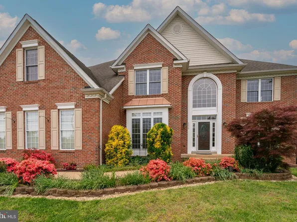 8038 Holland Rd, Alexandria, VA 22306