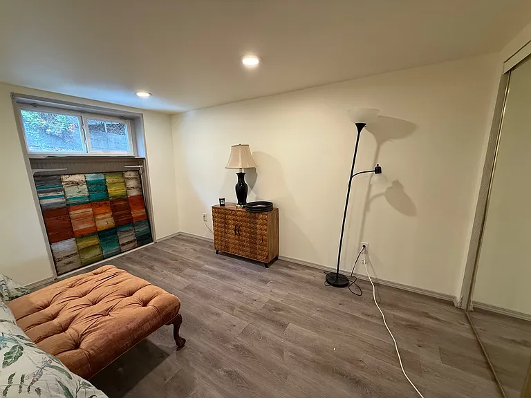 360 Stevens Ave SW #B — Photo 8