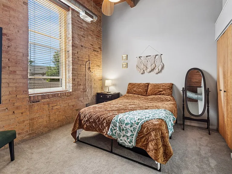1740 N Maplewood Ave #210 — Photo 7
