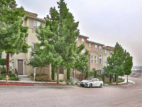 2nd image of 2986 Larciano St