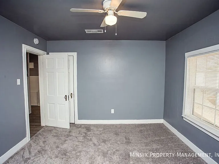 2222 27th St — Photo 24
