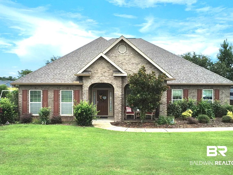 697 Parish Lakes Dr — Photo 1