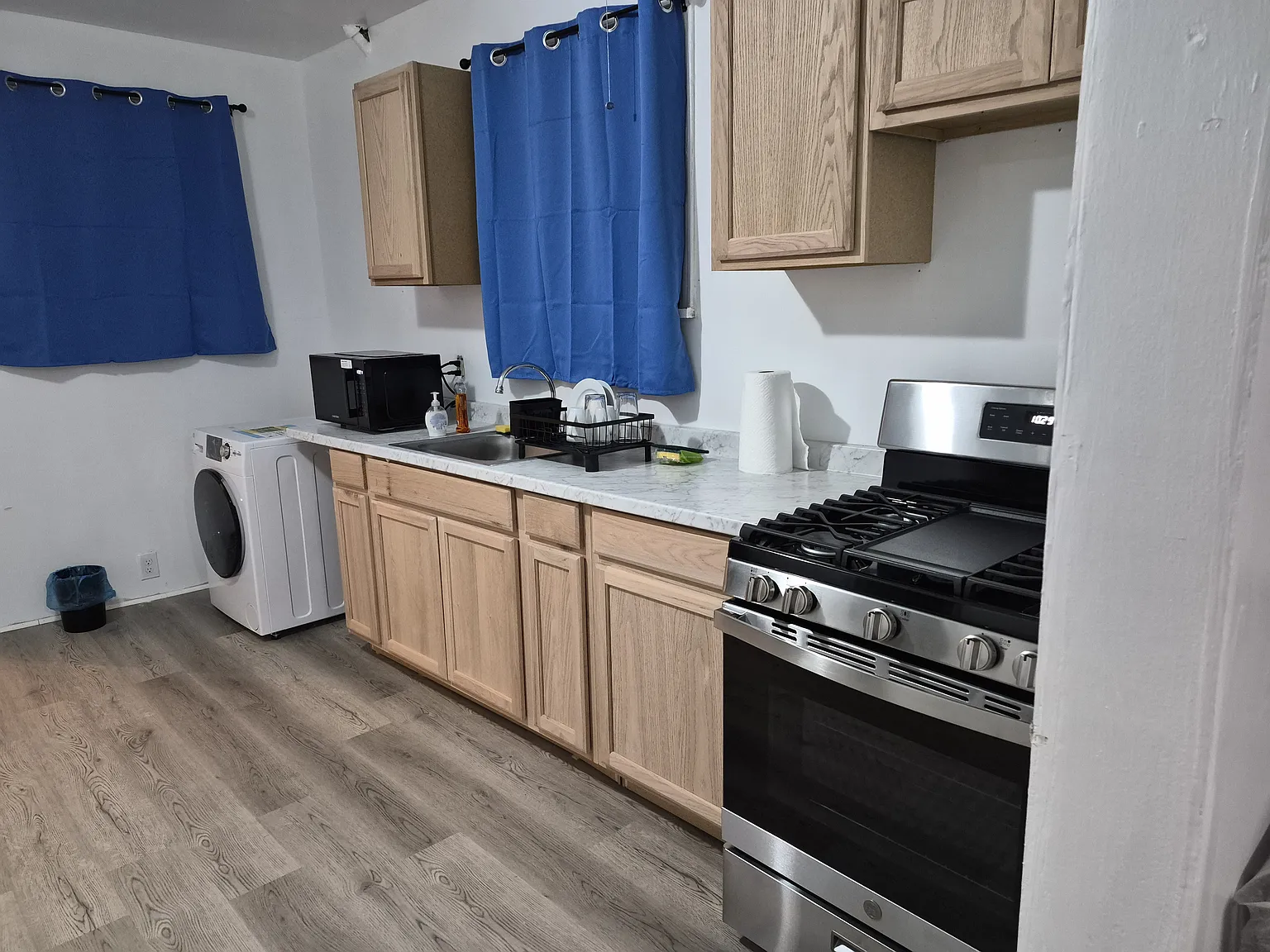 2 bed, 1.5 bath, $1,600 — Photo 4